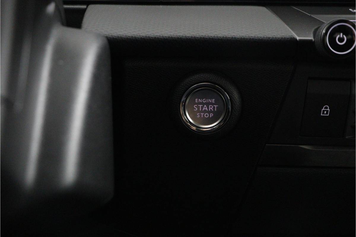 Opel Astra Opel Astra 1.2 GS Line | 360 Cam | LED Plus | Ambilight | Navi | Apple Car Play – RIJKLAAR + BOVAG GARANTIE