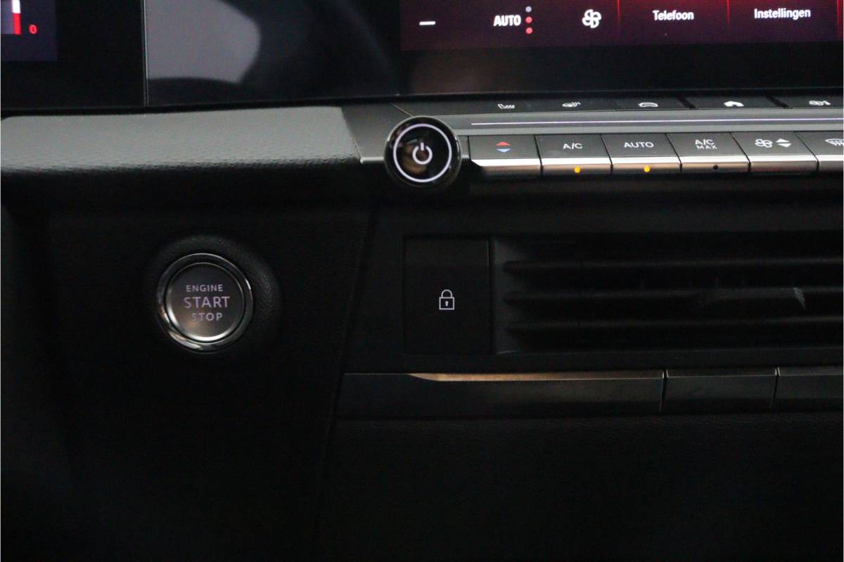 Opel Astra Opel Astra 1.2 GS Line | 360 Cam | LED Plus | Ambilight | Navi | Apple Car Play – RIJKLAAR + BOVAG GARANTIE