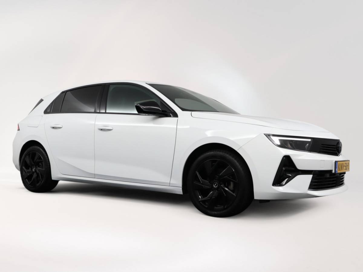 Opel Astra Opel Astra 1.2 GS Line | 360 Cam | LED Plus | Ambilight | Navi | Apple Car Play – RIJKLAAR + BOVAG GARANTIE