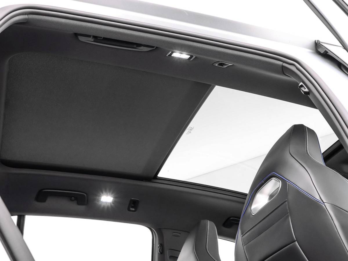 Volkswagen Tiguan Volkswagen Tiguan 1.5 eHybrid 204pk DSG R-Line Edition · Panoramadak · 360 Camera · Inklap. Trekhaak · Matrix LED · Stuur- & Stoelverwarming + Massage · Achterbank verwarmd · Garantie t/m 09-10-2030 of 100.000km