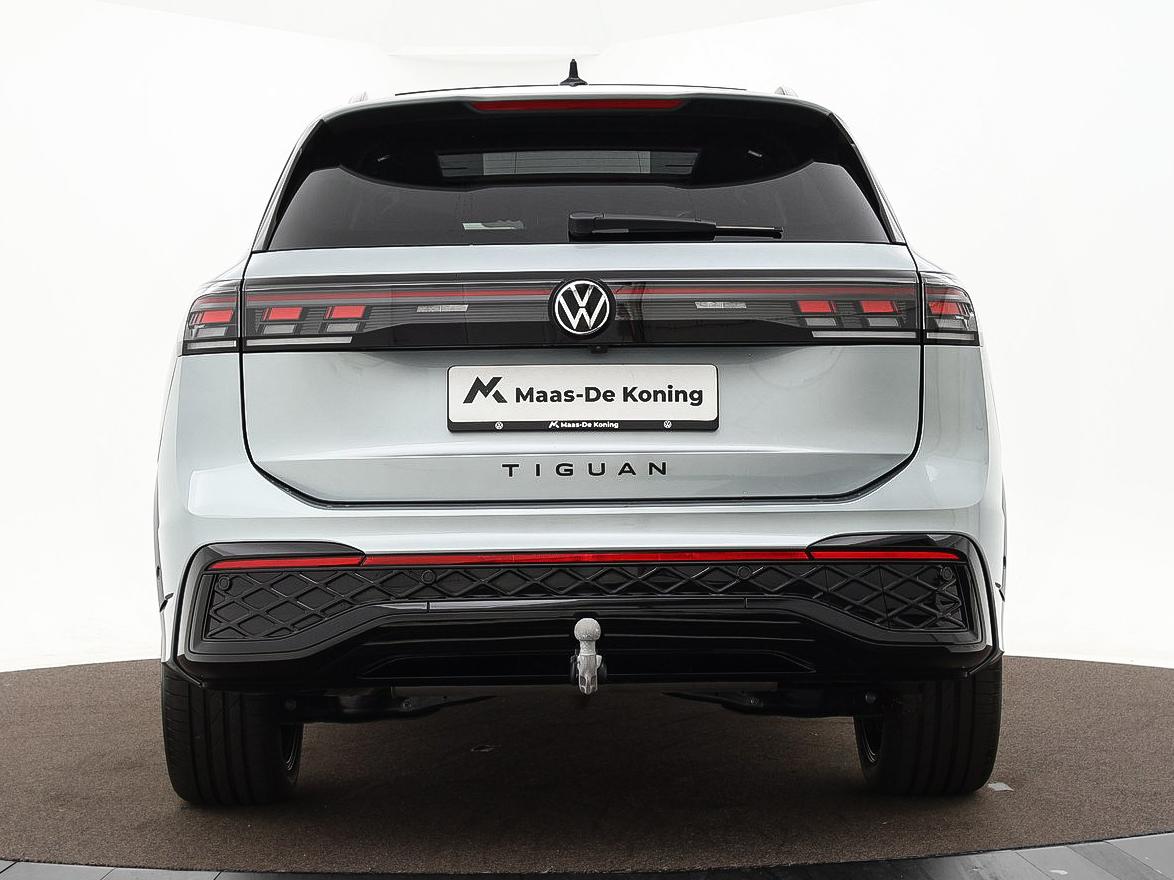 Volkswagen Tiguan Volkswagen Tiguan 1.5 eHybrid 204pk DSG R-Line Edition · Panoramadak · 360 Camera · Inklap. Trekhaak · Matrix LED · Stuur- & Stoelverwarming + Massage · Achterbank verwarmd · Garantie t/m 09-10-2030 of 100.000km