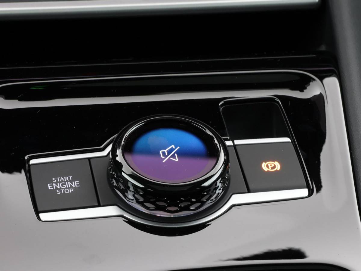 Volkswagen Tiguan Volkswagen Tiguan 1.5 eHybrid 204pk DSG R-Line Edition · Panoramadak · 360 Camera · Inklap. Trekhaak · Matrix LED · Stuur- & Stoelverwarming + Massage · Achterbank verwarmd · Garantie t/m 09-10-2030 of 100.000km