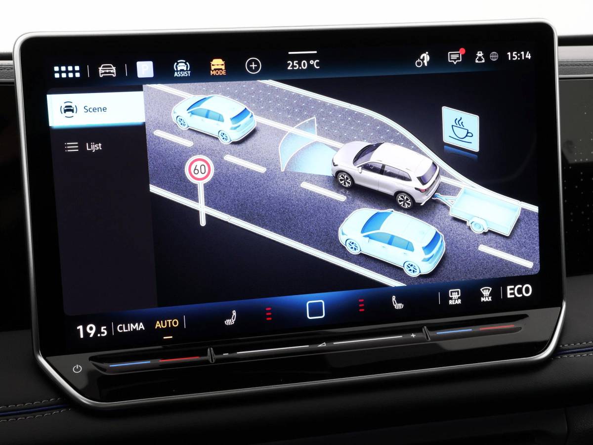 Volkswagen Tiguan Volkswagen Tiguan 1.5 eHybrid 204pk DSG R-Line Edition · Panoramadak · 360 Camera · Inklap. Trekhaak · Matrix LED · Stuur- & Stoelverwarming + Massage · Achterbank verwarmd · Garantie t/m 09-10-2030 of 100.000km