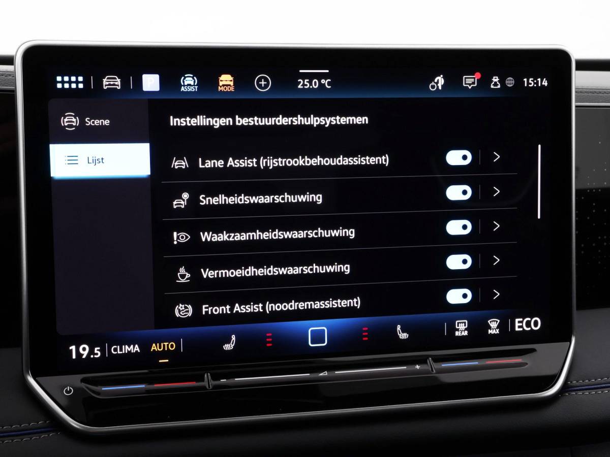 Volkswagen Tiguan Volkswagen Tiguan 1.5 eHybrid 204pk DSG R-Line Edition · Panoramadak · 360 Camera · Inklap. Trekhaak · Matrix LED · Stuur- & Stoelverwarming + Massage · Achterbank verwarmd · Garantie t/m 09-10-2030 of 100.000km