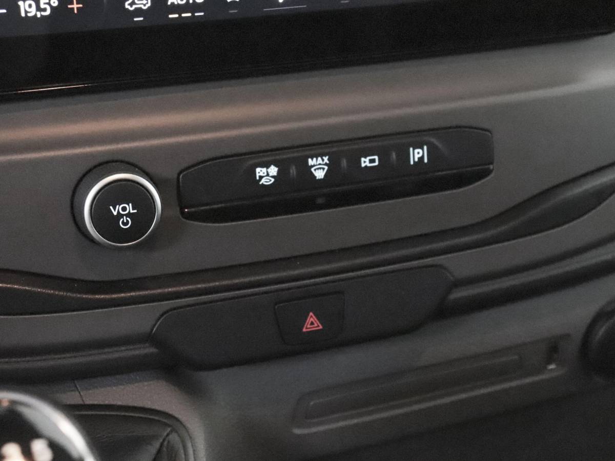 Ford Transit Ford Transit 290 2.0 TDCI L2H2 Trend Airco Navigatie Bluetooth Camera Cruise Control Trekhaak