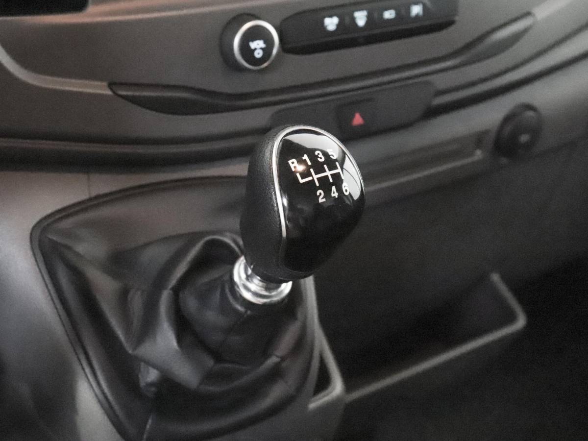 Ford Transit Ford Transit 290 2.0 TDCI L2H2 Trend Airco Navigatie Bluetooth Camera Cruise Control Trekhaak