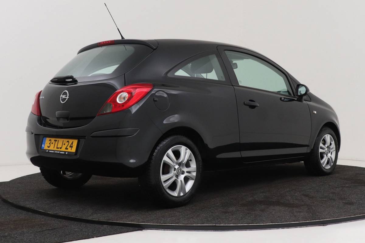 Opel Corsa Opel Corsa 1.2-16V Berlin | Org NL | 85.000 KM!! | Airco |