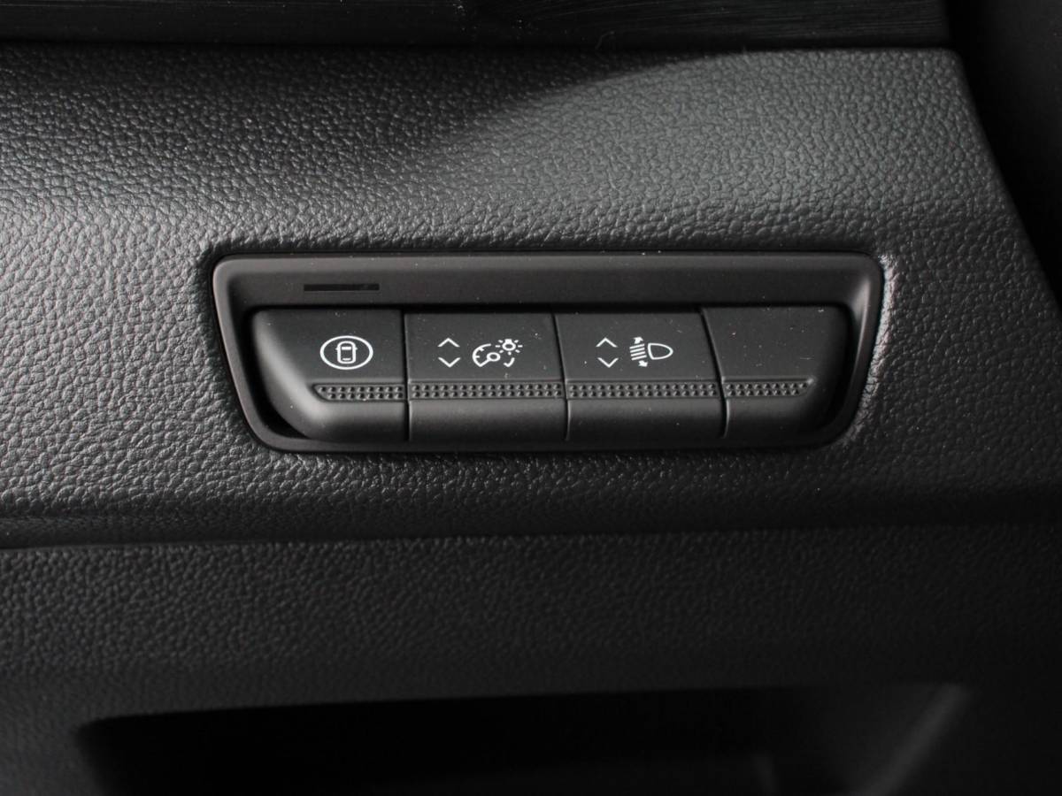 Renault Trafic Renault Trafic 2.0 Blue dCi 150 T30 L2H1 Advance Automaat Navigatie bluetooth DAB Camera Airco Trekhaak Lichtmetalen velgen
