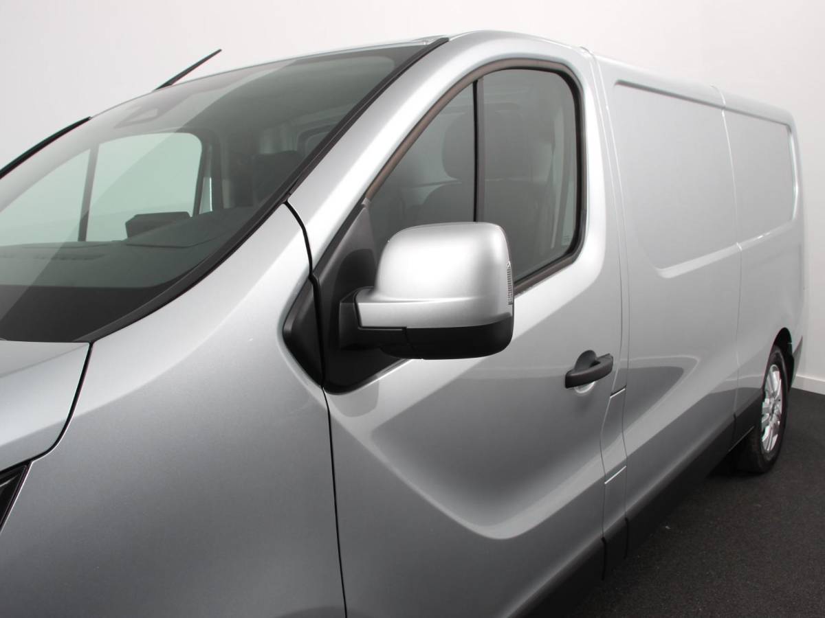 Renault Trafic Renault Trafic 2.0 Blue dCi 150 T30 L2H1 Advance Automaat Navigatie bluetooth DAB Camera Airco Trekhaak Lichtmetalen velgen