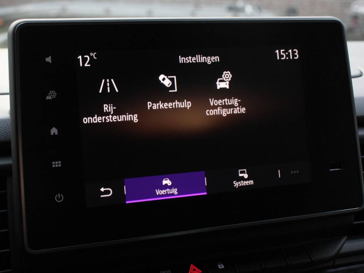 Renault Trafic Renault Trafic 2.0 Blue dCi 150 T30 L2H1 Advance Automaat Navigatie bluetooth DAB Camera Airco Trekhaak Lichtmetalen velgen