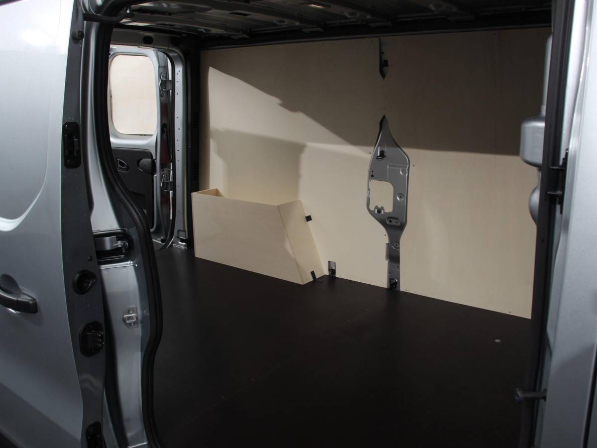 Renault Trafic Renault Trafic 2.0 Blue dCi 150 T30 L2H1 Advance Automaat Navigatie bluetooth DAB Camera Airco Trekhaak Lichtmetalen velgen