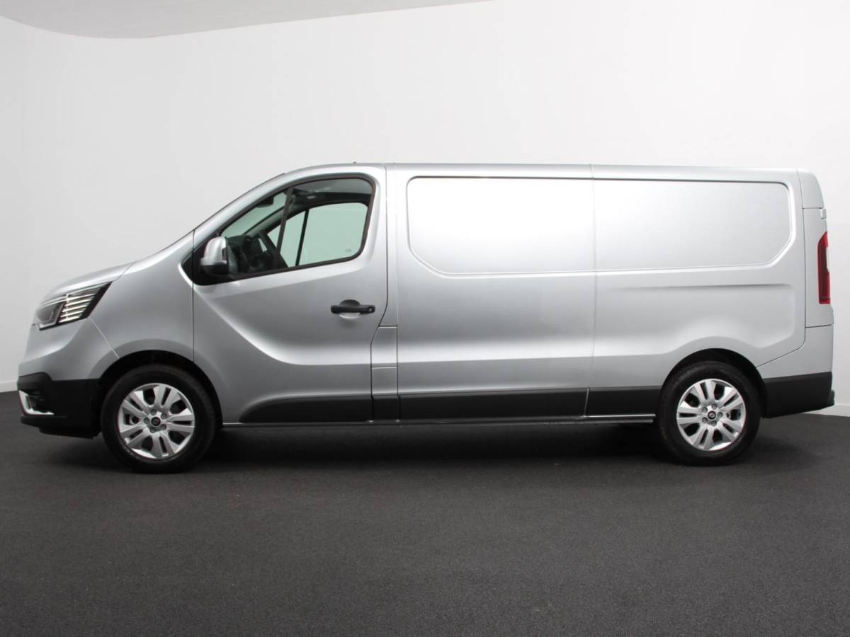 Renault Trafic Renault Trafic 2.0 Blue dCi 150 T30 L2H1 Advance Automaat Navigatie bluetooth DAB Camera Airco Trekhaak Lichtmetalen velgen