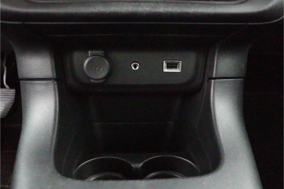 Citroën C3 Citroën C3 1.2 PureTech Feel, Orig.NL – 100% Onderhouden | Navi | Apple Car Play | Cruise | Airco – RIJKLAAR + BOVAG GARANTIE