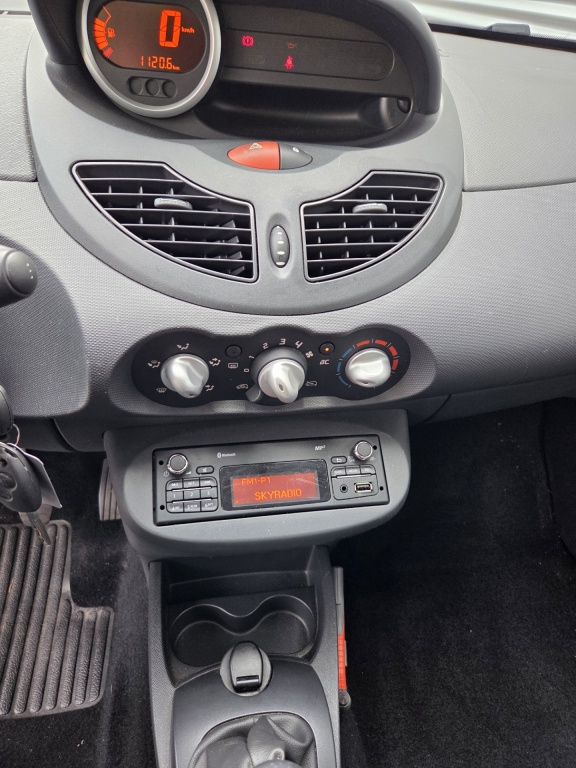 Renault Twingo Renault Twingo 1.2 16V Parisienne, lage km stand/ nw distributie