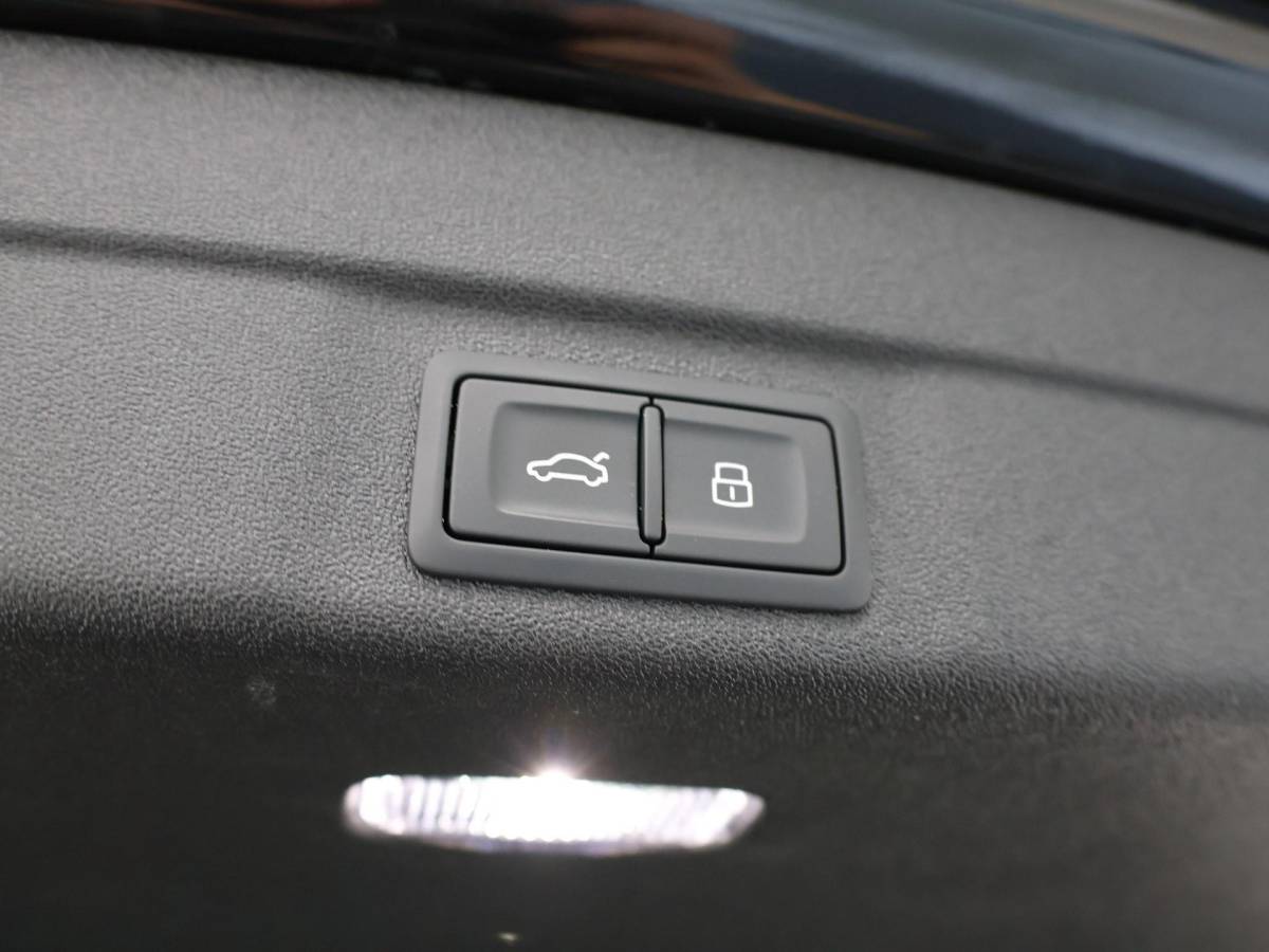 Audi A5 Audi A5 Avant 2.0 e-hybrid Quattro 299pk S-Tronic S Edition  · 360 Camera · Inklap. Trekhaak · Bijrijdersscherm · Side Assist · Keyless · Matrix LED · Garantie t/m 05-08-2029 of 100.000km