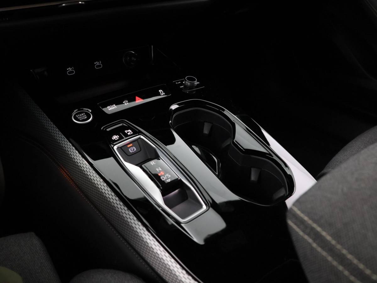 Audi A5 Audi A5 Avant 2.0 e-hybrid Quattro 299pk S-Tronic S Edition  · 360 Camera · Inklap. Trekhaak · Bijrijdersscherm · Side Assist · Keyless · Matrix LED · Garantie t/m 05-08-2029 of 100.000km