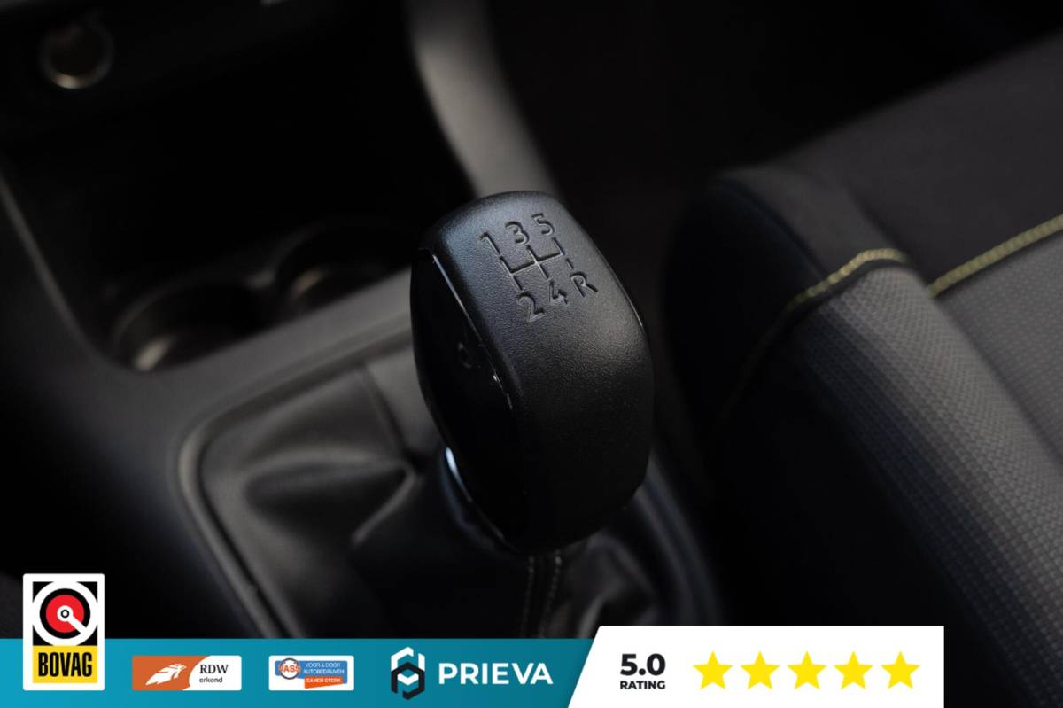 Citroën C3 Citroën C3 1.2 PureTech Shine | Apple CarPlay/Android Auto | stoelverwarming | Dealer onderhouden