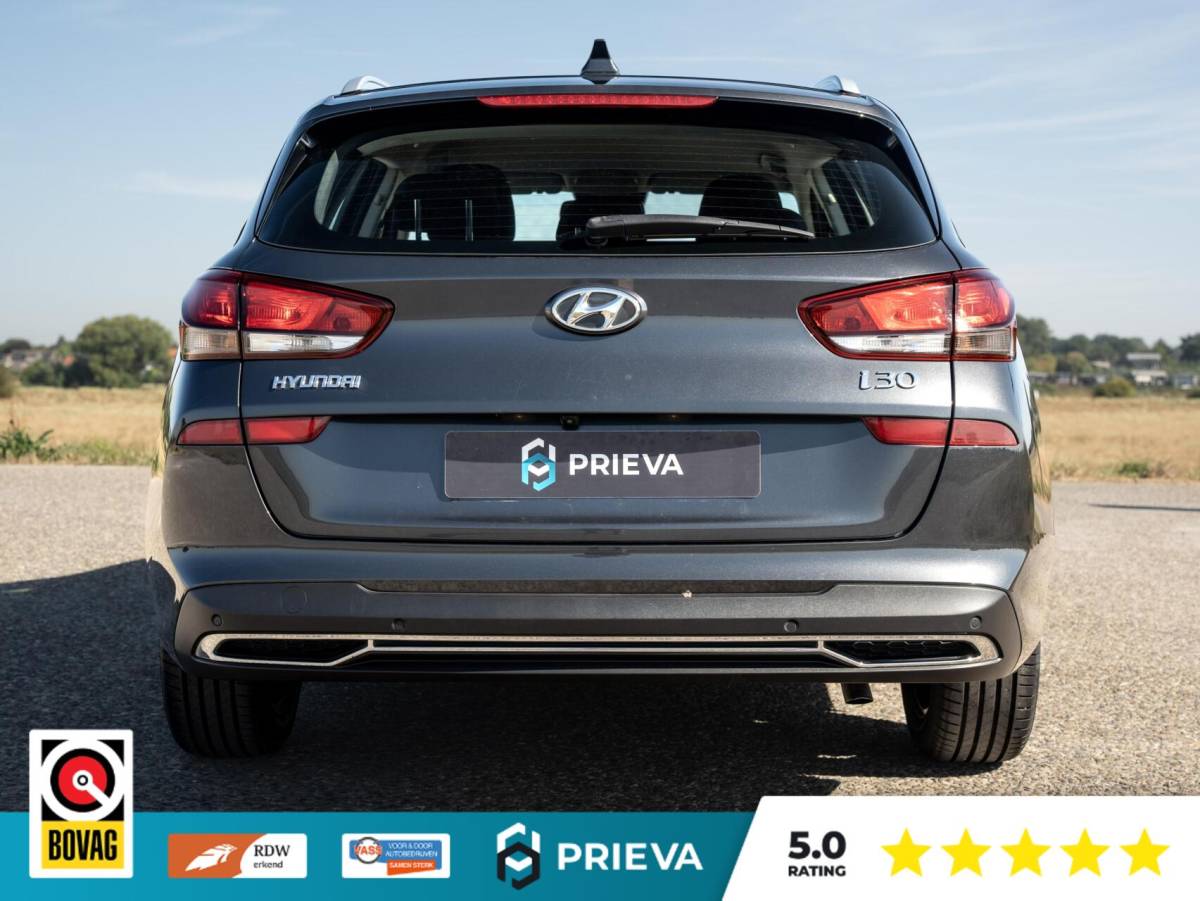 Hyundai i30 Hyundai i30 CW 1.0 T-GDI Essential 120PK | Dealer| Stoel- & Stuurverwarming | Camera | CarPlay