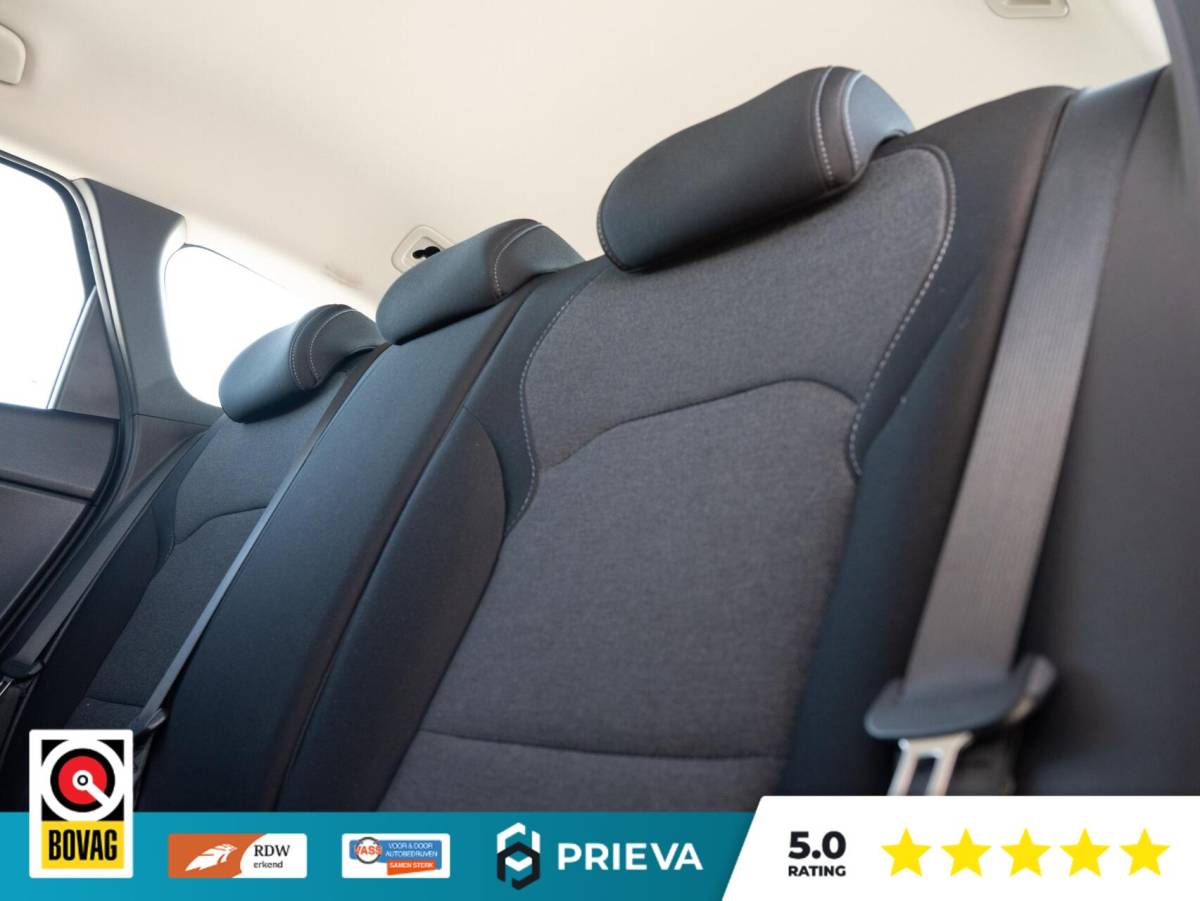 Hyundai i30 Hyundai i30 CW 1.0 T-GDI Essential 120PK | Dealer| Stoel- & Stuurverwarming | Camera | CarPlay