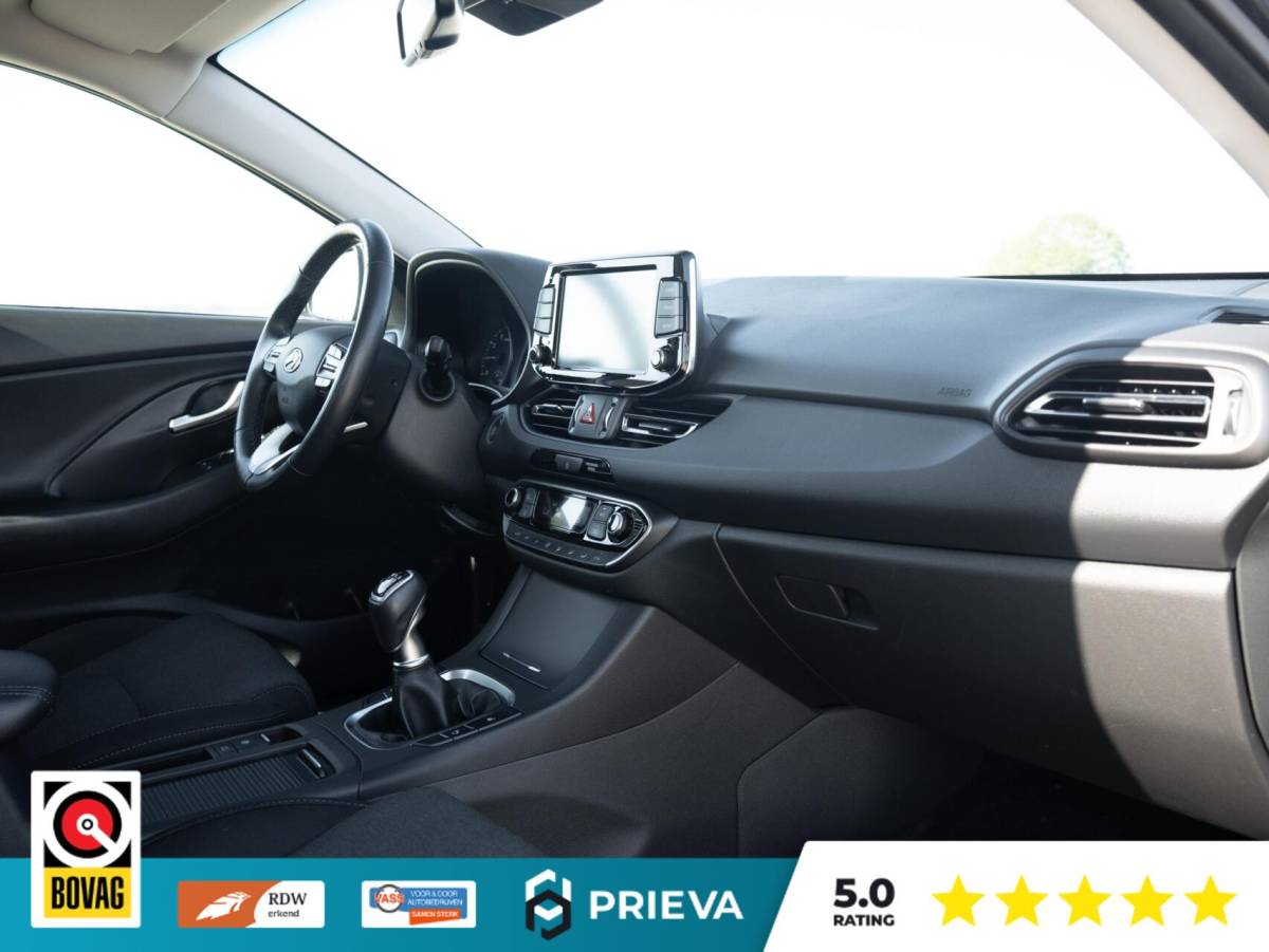 Hyundai i30 Hyundai i30 CW 1.0 T-GDI Essential 120PK | Dealer| Stoel- & Stuurverwarming | Camera | CarPlay