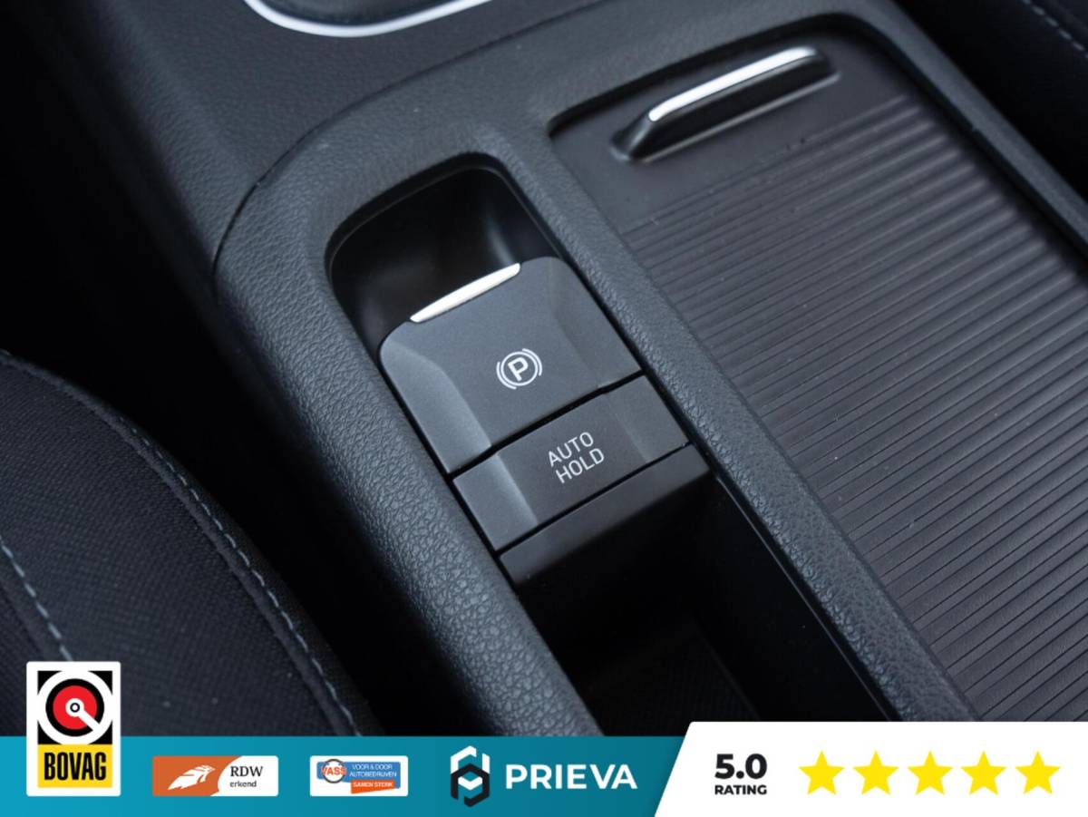 Hyundai i30 Hyundai i30 CW 1.0 T-GDI Essential 120PK | Dealer| Stoel- & Stuurverwarming | Camera | CarPlay