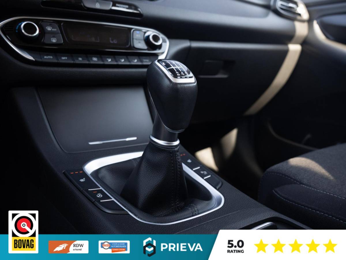 Hyundai i30 Hyundai i30 CW 1.0 T-GDI Essential 120PK | Dealer| Stoel- & Stuurverwarming | Camera | CarPlay