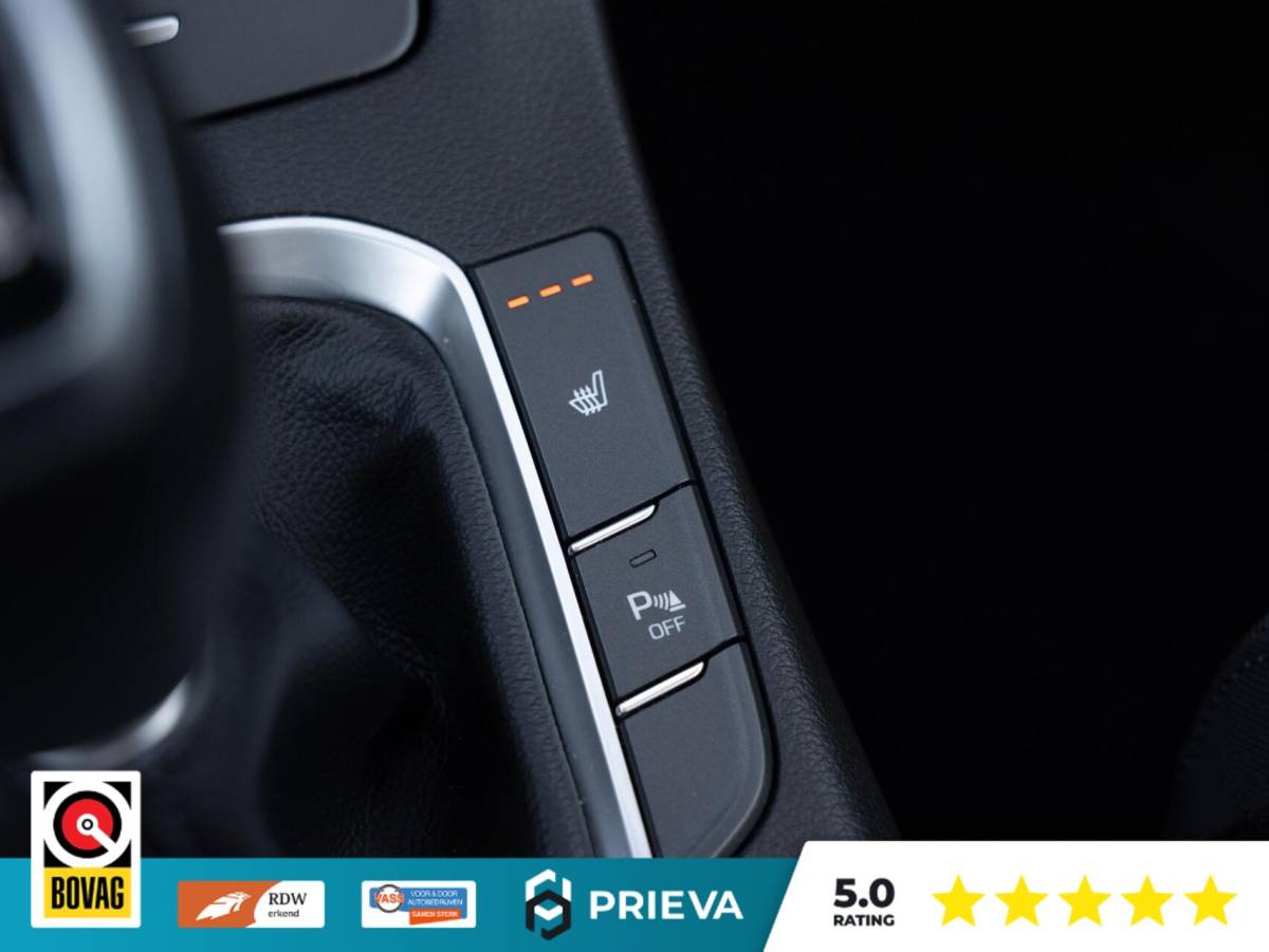 Hyundai i30 Hyundai i30 CW 1.0 T-GDI Essential 120PK | Dealer| Stoel- & Stuurverwarming | Camera | CarPlay