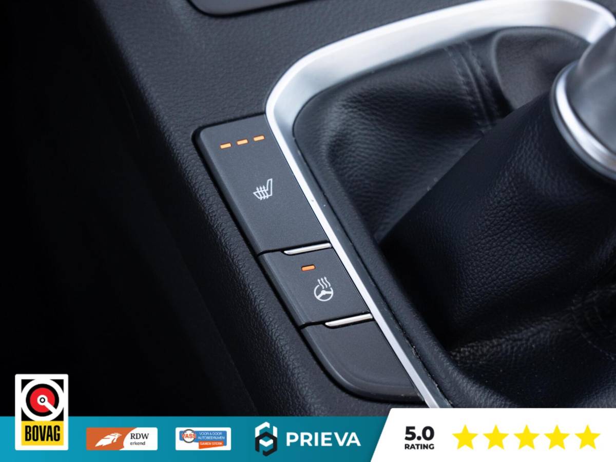 Hyundai i30 Hyundai i30 CW 1.0 T-GDI Essential 120PK | Dealer| Stoel- & Stuurverwarming | Camera | CarPlay