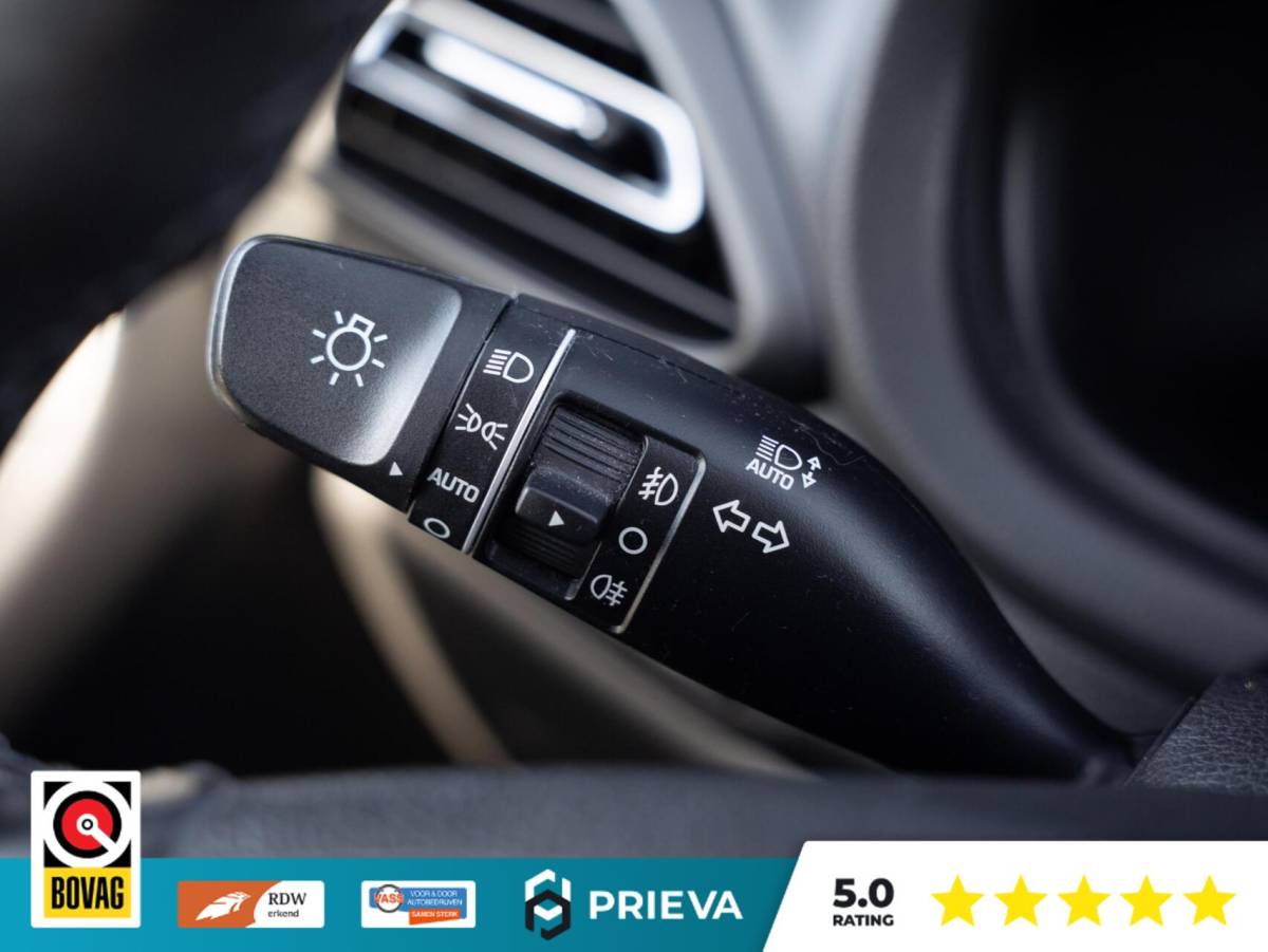 Hyundai i30 Hyundai i30 CW 1.0 T-GDI Essential 120PK | Dealer| Stoel- & Stuurverwarming | Camera | CarPlay
