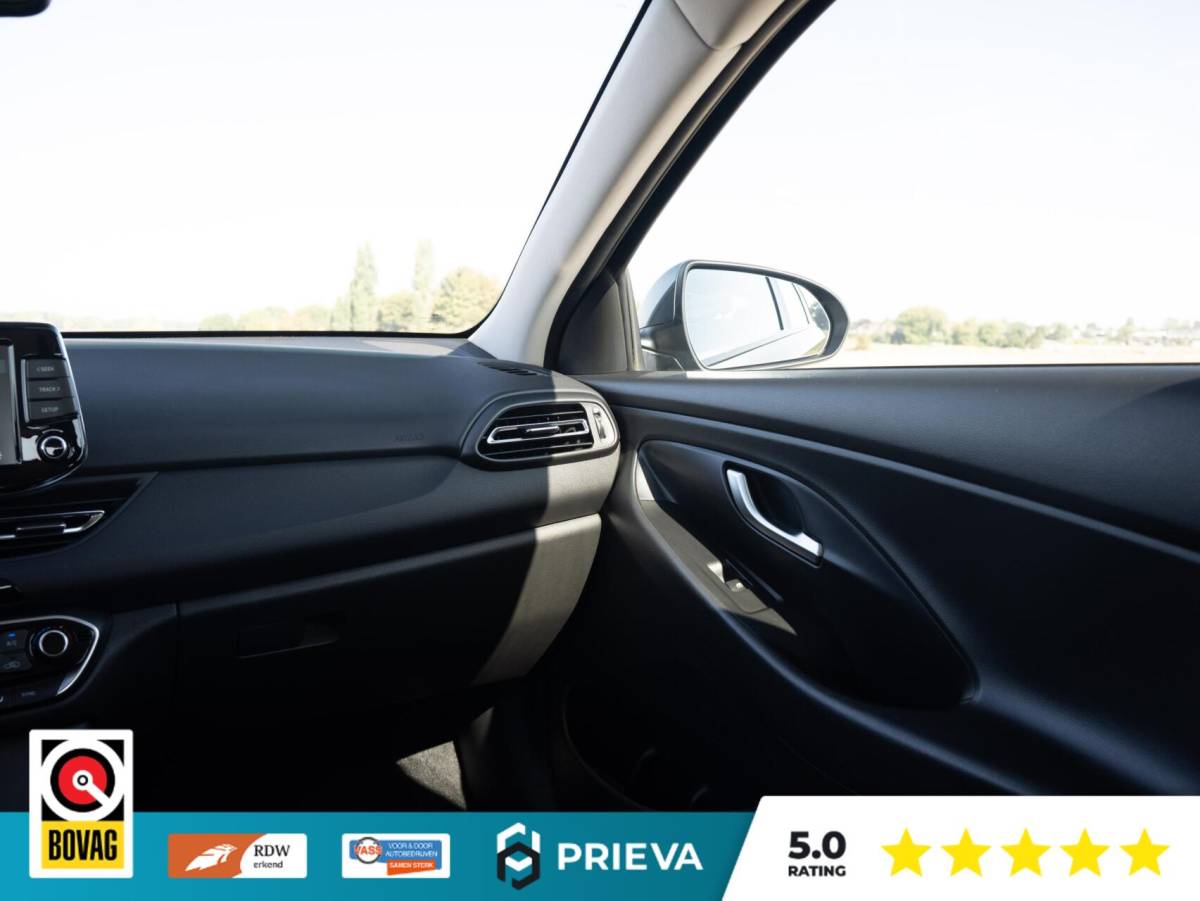 Hyundai i30 Hyundai i30 CW 1.0 T-GDI Essential 120PK | Dealer| Stoel- & Stuurverwarming | Camera | CarPlay