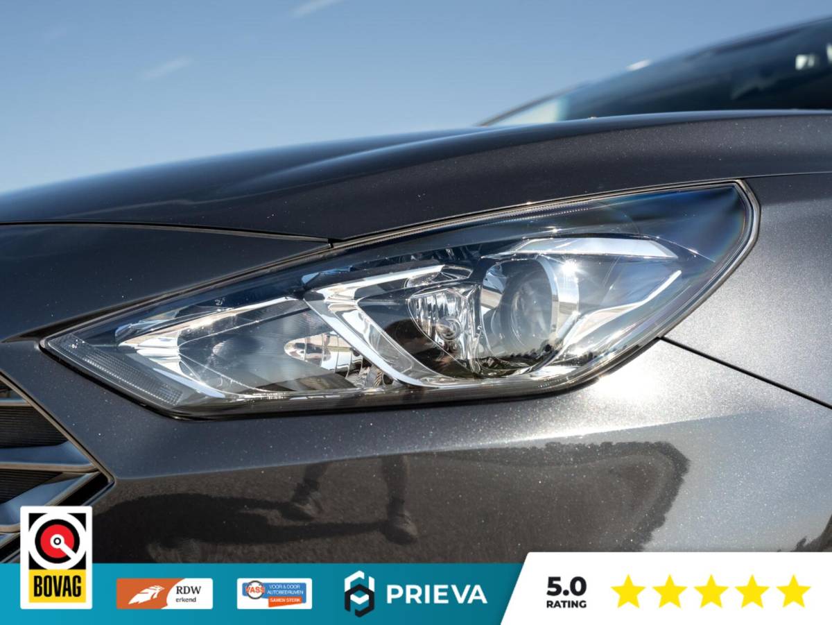 Hyundai i30 Hyundai i30 CW 1.0 T-GDI Essential 120PK | Dealer| Stoel- & Stuurverwarming | Camera | CarPlay