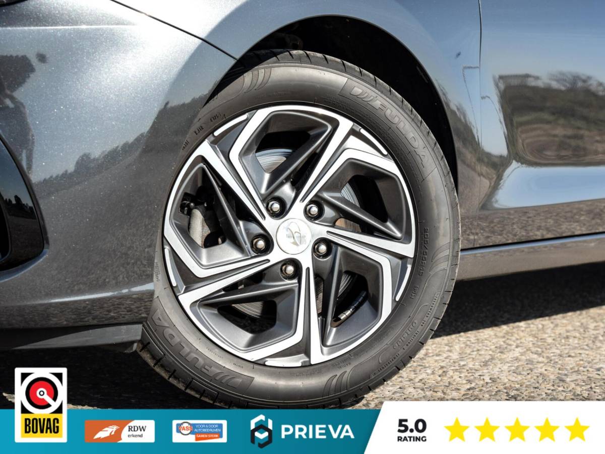 Hyundai i30 Hyundai i30 CW 1.0 T-GDI Essential 120PK | Dealer| Stoel- & Stuurverwarming | Camera | CarPlay