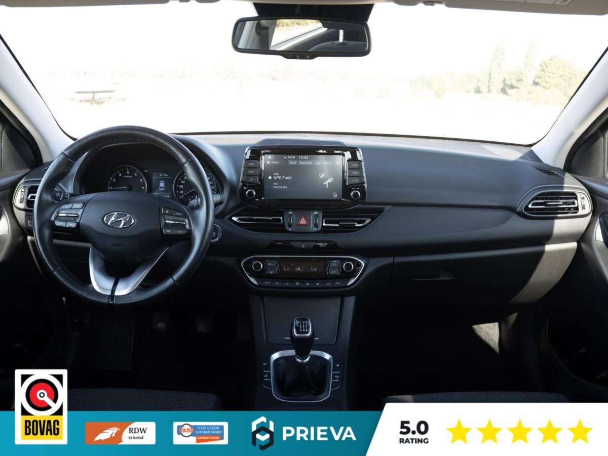 Hyundai i30 Hyundai i30 CW 1.0 T-GDI Essential 120PK | Dealer| Stoel- & Stuurverwarming | Camera | CarPlay