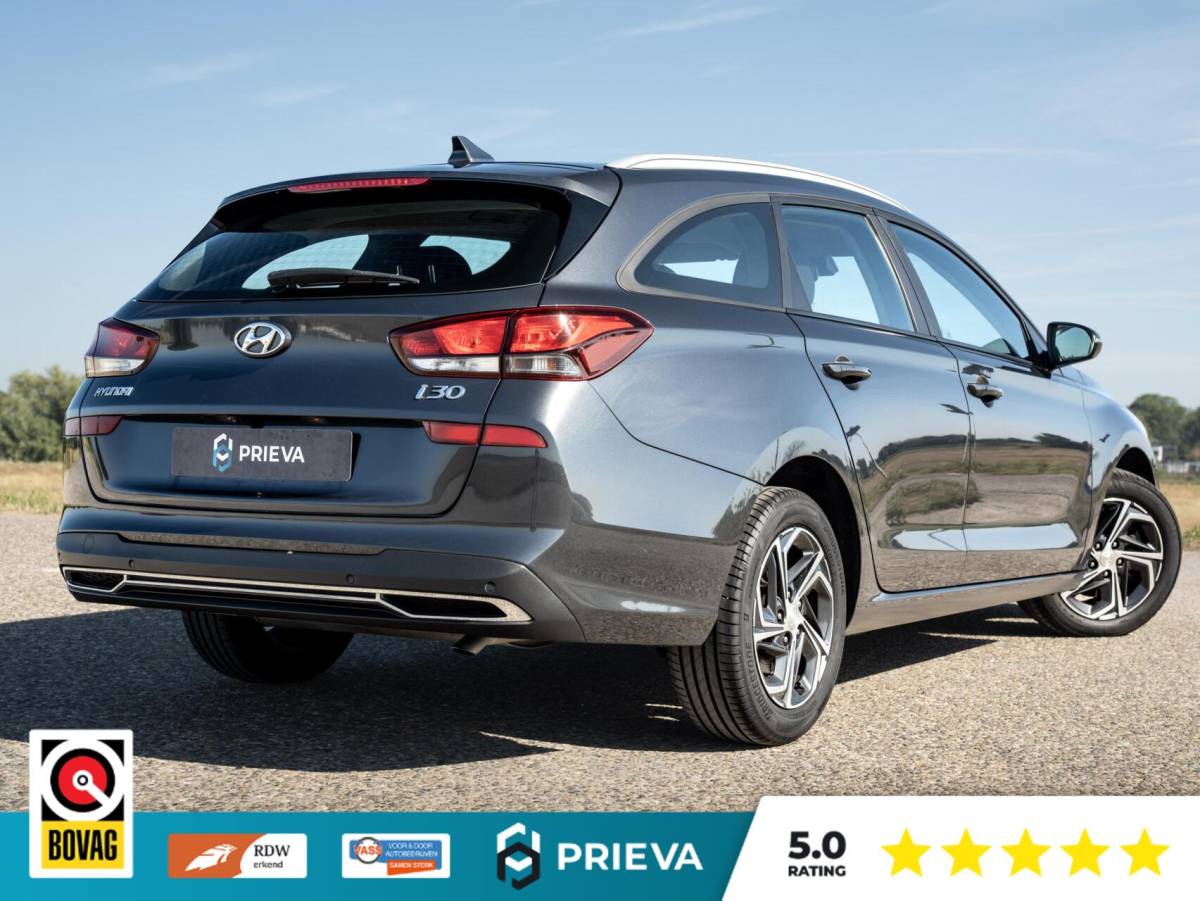 Hyundai i30 Hyundai i30 CW 1.0 T-GDI Essential 120PK | Dealer| Stoel- & Stuurverwarming | Camera | CarPlay