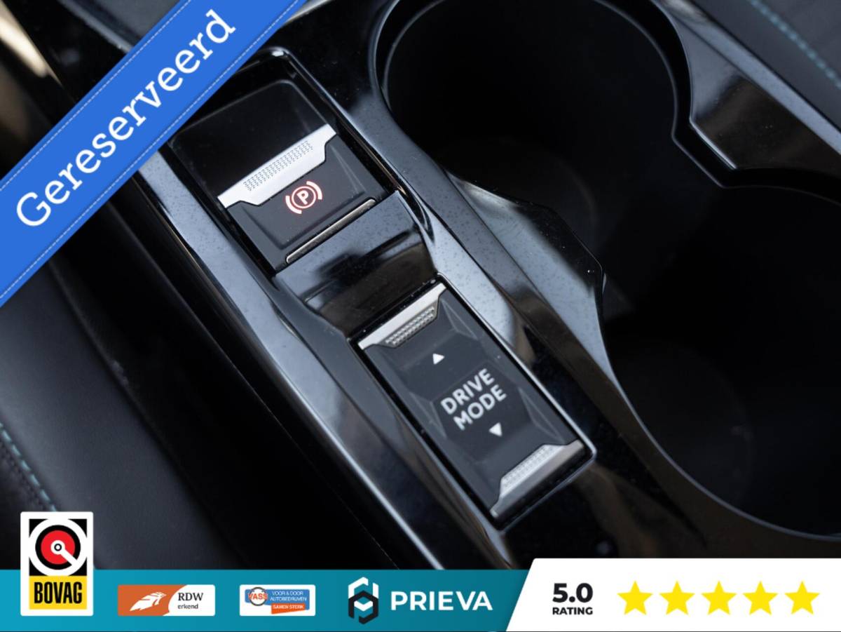 Peugeot 2008 Peugeot 2008 1.2 PureTech 130PK | Dealer | ACC | Camera | leder | Stoelverwarming | CarPlay