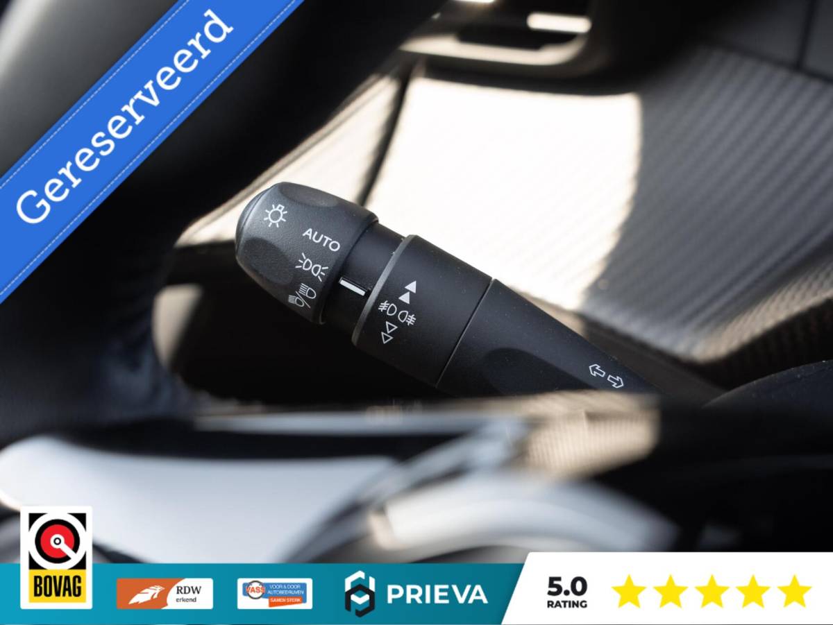 Peugeot 2008 Peugeot 2008 1.2 PureTech 130PK | Dealer | ACC | Camera | leder | Stoelverwarming | CarPlay