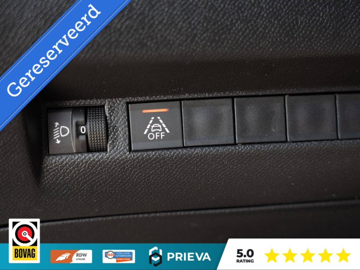 Peugeot 2008 Peugeot 2008 1.2 PureTech 130PK | Dealer | ACC | Camera | leder | Stoelverwarming | CarPlay
