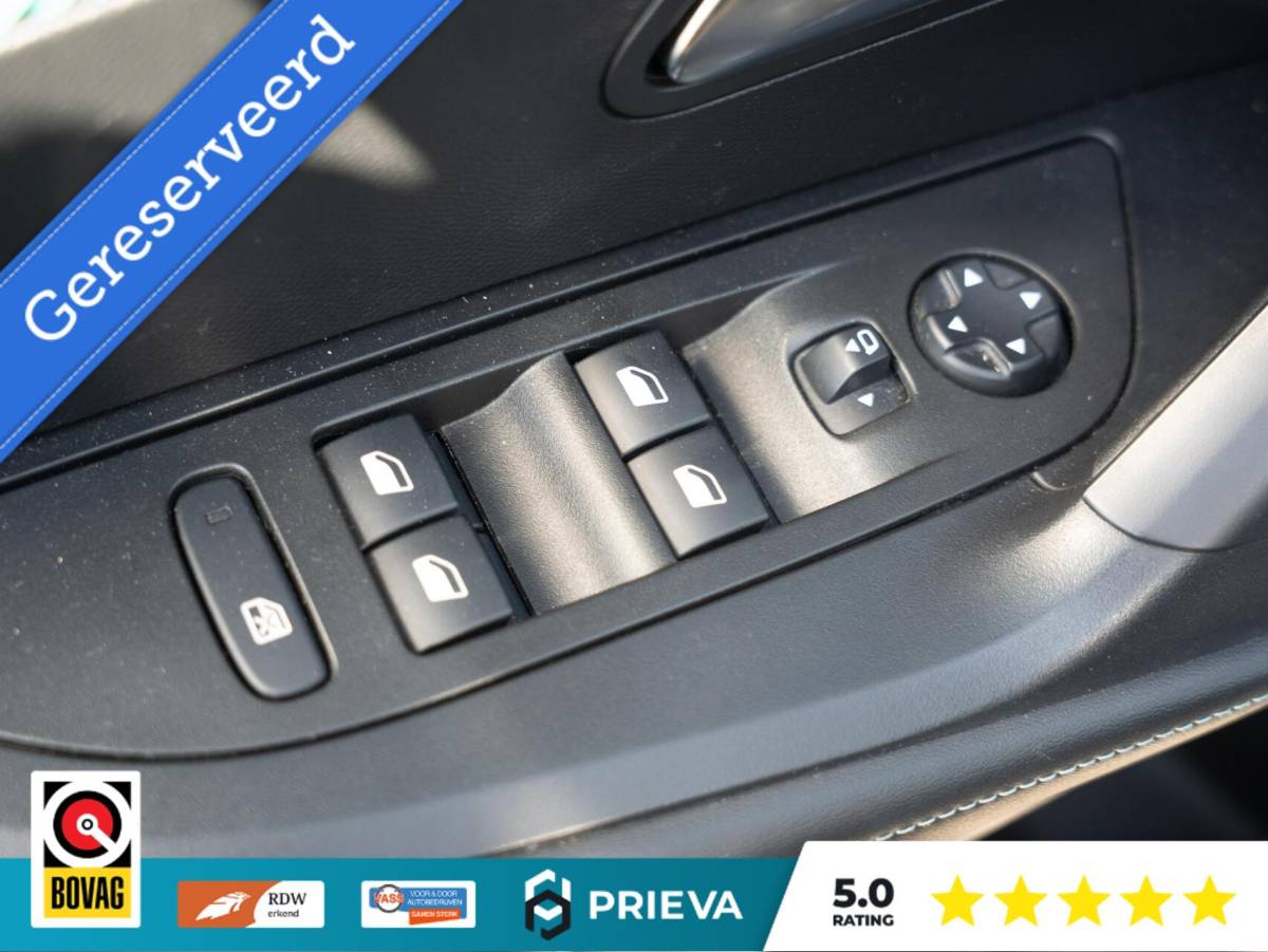 Peugeot 2008 Peugeot 2008 1.2 PureTech 130PK | Dealer | ACC | Camera | leder | Stoelverwarming | CarPlay