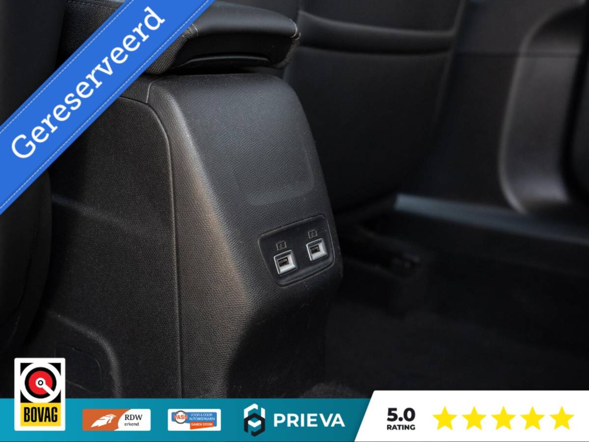 Peugeot 2008 Peugeot 2008 1.2 PureTech 130PK | Dealer | ACC | Camera | leder | Stoelverwarming | CarPlay