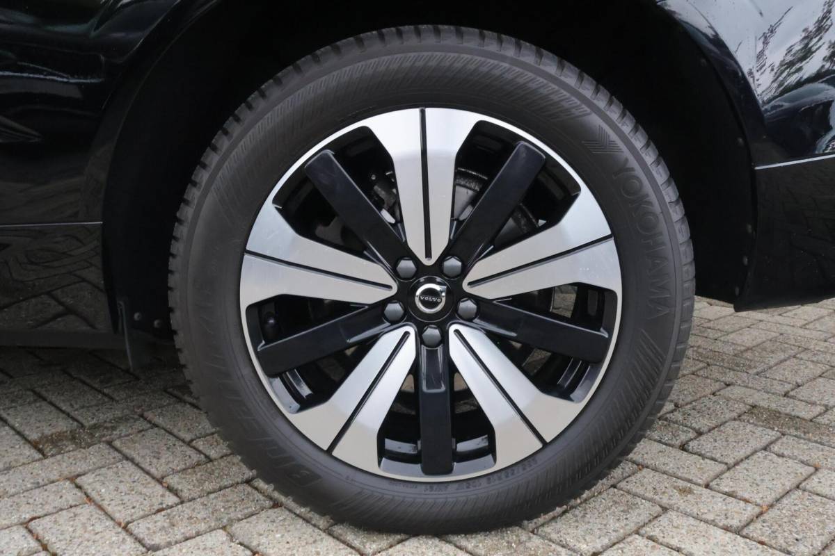 Volvo XC60 Volvo XC60 T8 Recharge AWD Momentum | Leder | Panoramadak | Parkeercamera | Keyless
