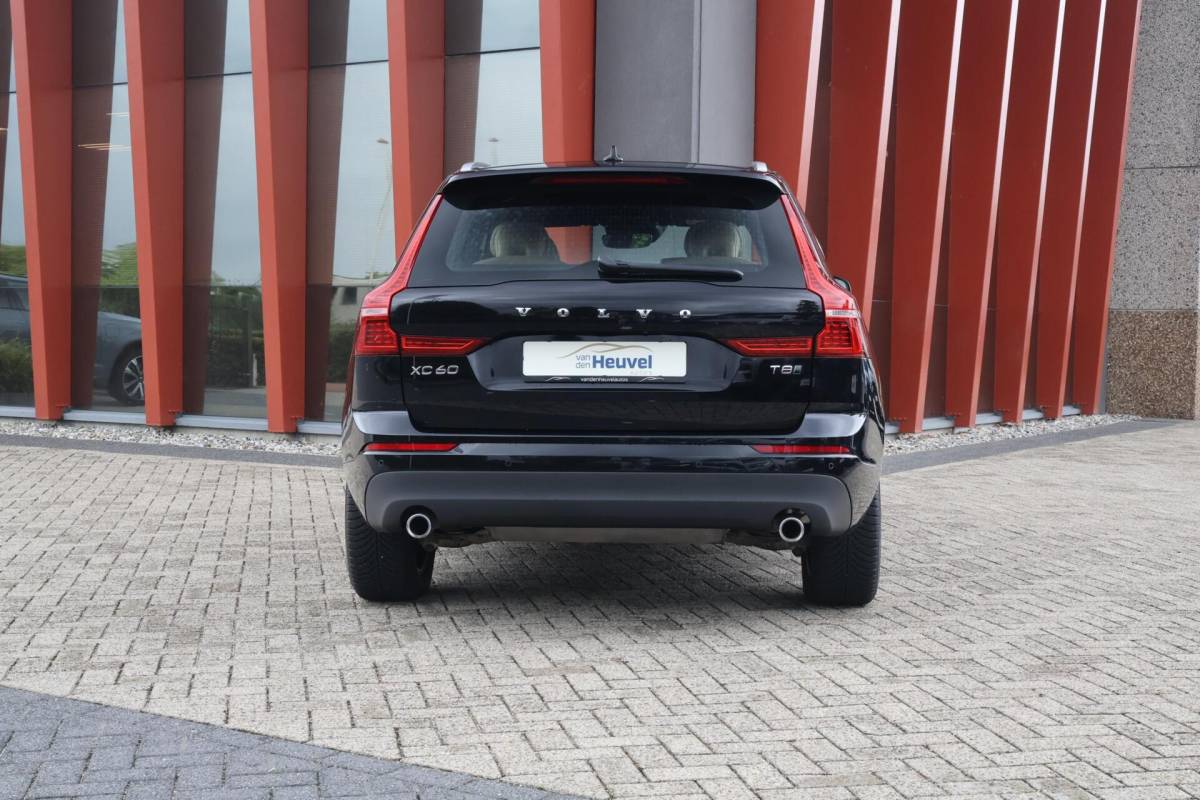 Volvo XC60 Volvo XC60 T8 Recharge AWD Momentum | Leder | Panoramadak | Parkeercamera | Keyless