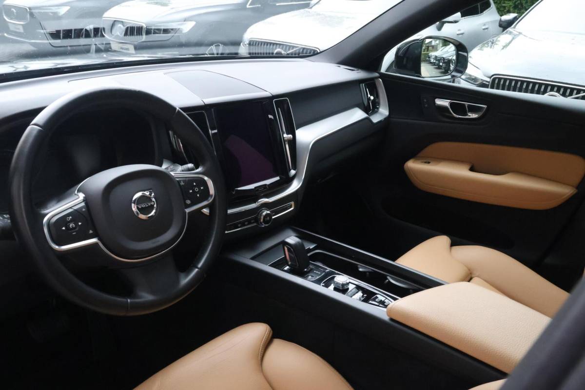 Volvo XC60 Volvo XC60 T8 Recharge AWD Momentum | Leder | Panoramadak | Parkeercamera | Keyless