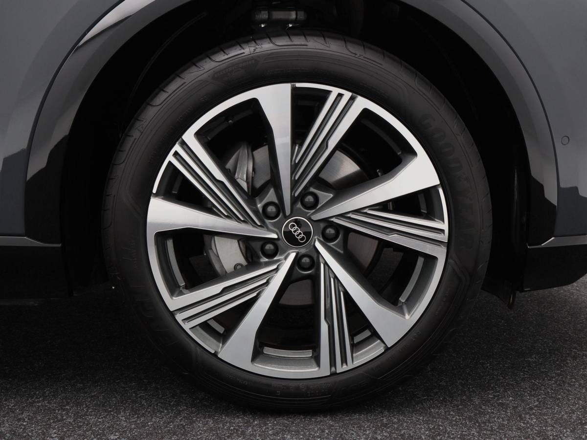 Audi Q6 e-tron Audi Q6 e-tron Advanced edition performance 100 kWh S-Line | 21 Inch | Luchtvering | B&O Audio | 360° Camera | AR Head-Up | 6.474 Km!!