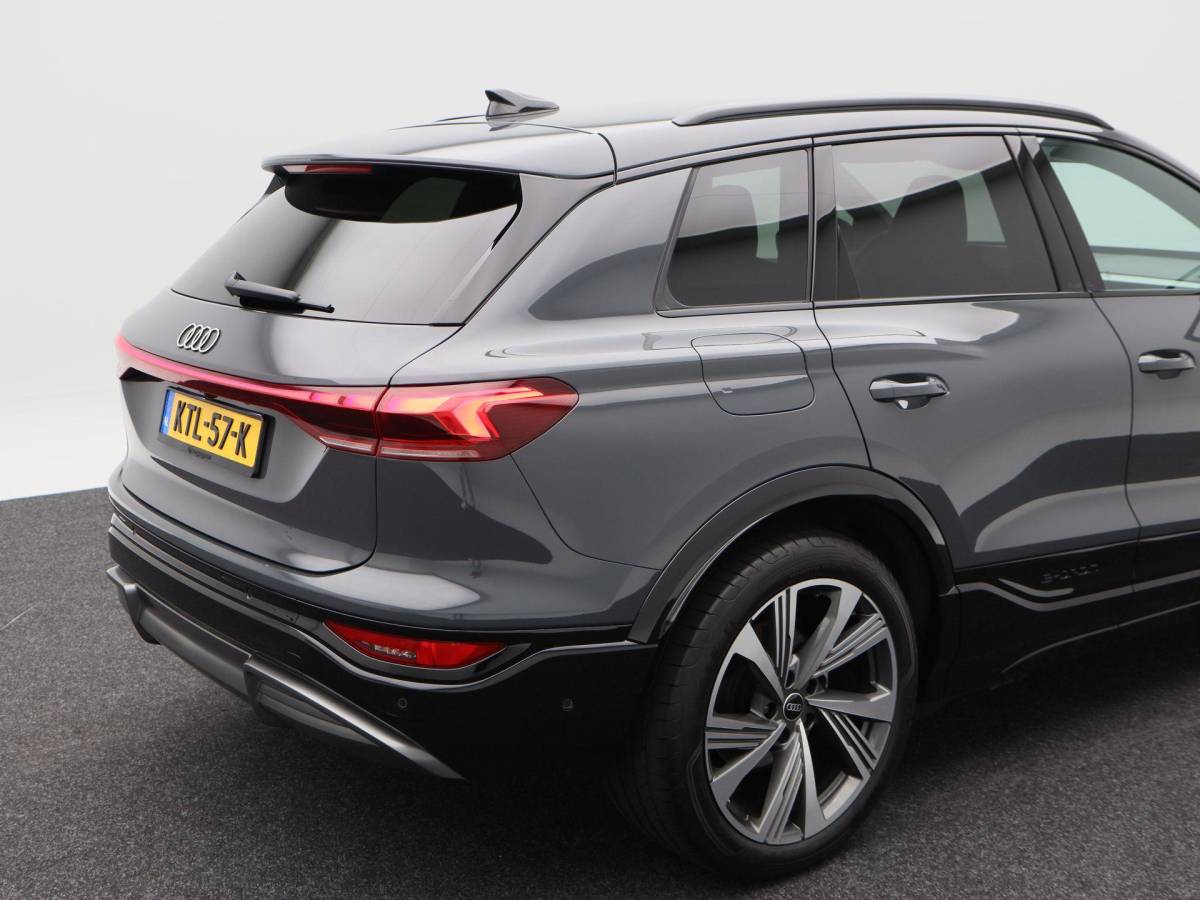 Audi Q6 e-tron Audi Q6 e-tron Advanced edition performance 100 kWh S-Line | 21 Inch | Luchtvering | B&O Audio | 360° Camera | AR Head-Up | 6.474 Km!!