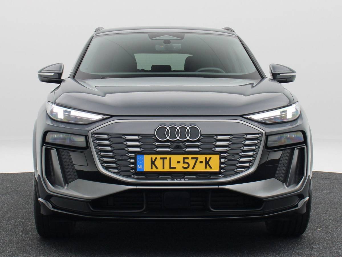 Audi Q6 e-tron Audi Q6 e-tron Advanced edition performance 100 kWh S-Line | 21 Inch | Luchtvering | B&O Audio | 360° Camera | AR Head-Up | 6.474 Km!!