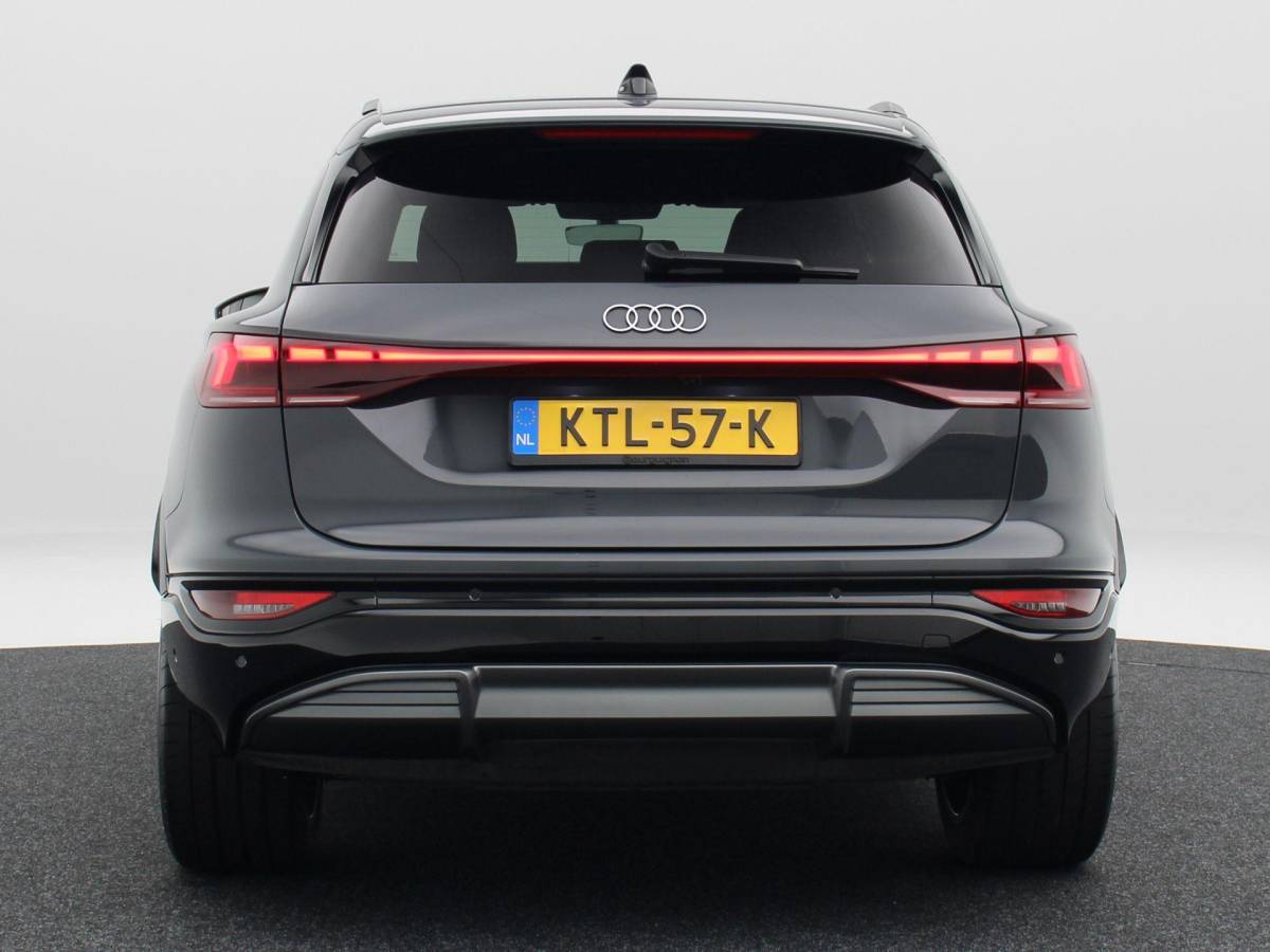 Audi Q6 e-tron Audi Q6 e-tron Advanced edition performance 100 kWh S-Line | 21 Inch | Luchtvering | B&O Audio | 360° Camera | AR Head-Up | 6.474 Km!!