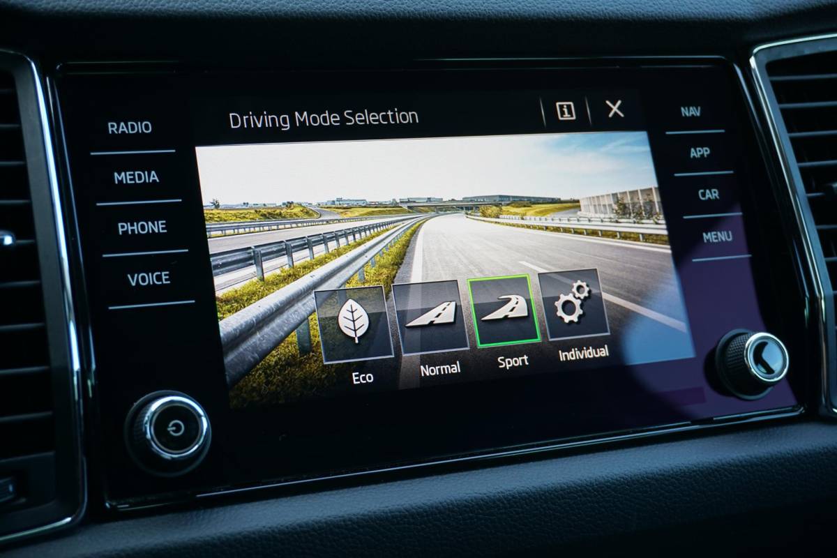 Škoda Kodiaq Skoda Kodiaq 1.5 TSI Style 7p. + CAMERA / APPLE CARPLAY / KEYLESS / TREKHAAK / ACC
