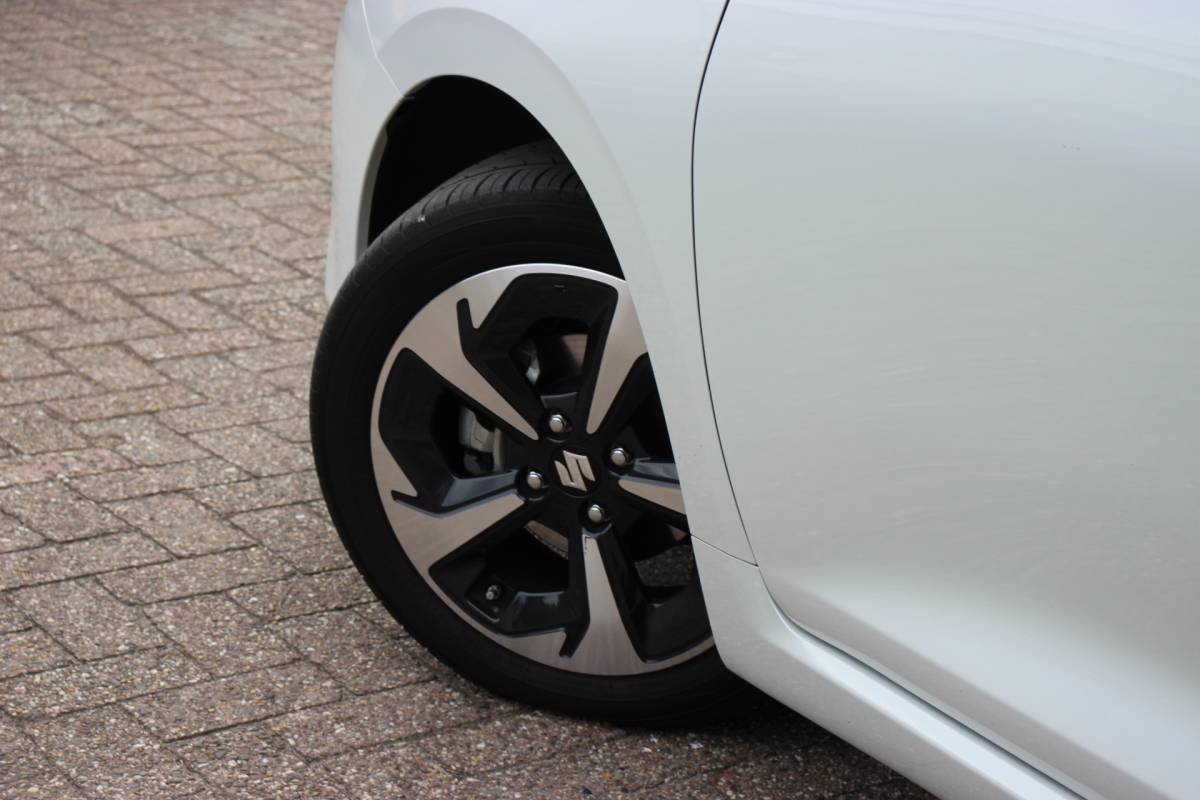 Suzuki Swift Suzuki Swift 1.2 Style Hybrid Automaat | Clima | Inklapbare spiegels | 10 jaar Garantie |
