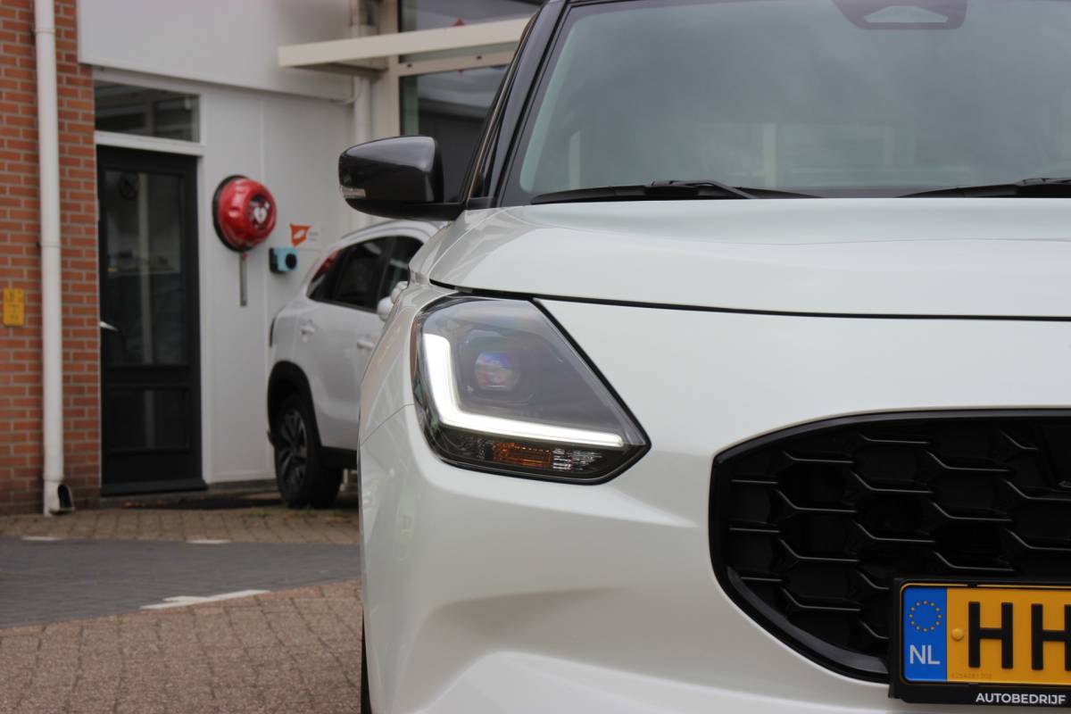 Suzuki Swift Suzuki Swift 1.2 Style Hybrid Automaat | Clima | Inklapbare spiegels | 10 jaar Garantie |
