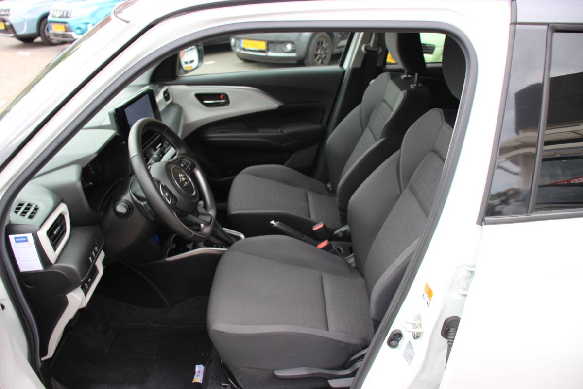Suzuki Swift Suzuki Swift 1.2 Style Hybrid Automaat | Clima | Inklapbare spiegels | 10 jaar Garantie |